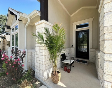 240 Brentwood Dr - Photo Thumbnail 27