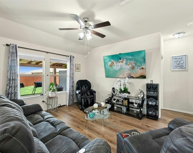 113 Reagor Dr - Photo Thumbnail 3