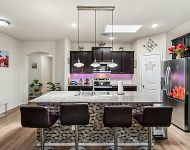 113 Reagor Dr - Photo Thumbnail 7