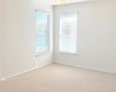 2419 Allred Dr - Photo Thumbnail 15