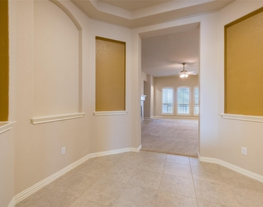 165 Lady Bird Ln - Photo Thumbnail 9