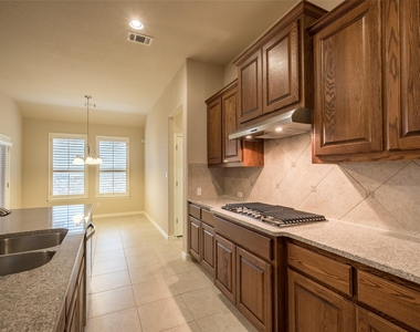 165 Lady Bird Ln - Photo Thumbnail 18