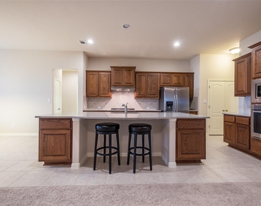 165 Lady Bird Ln - Photo Thumbnail 15