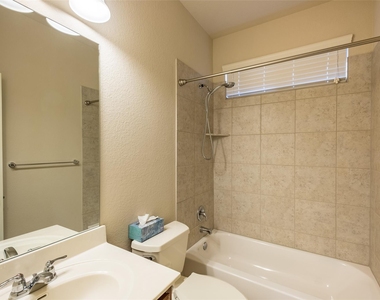 165 Lady Bird Ln - Photo Thumbnail 23
