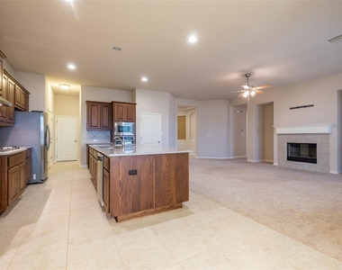 165 Lady Bird Ln - Photo Thumbnail 21