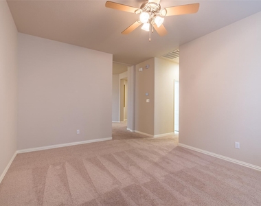 165 Lady Bird Ln - Photo Thumbnail 31