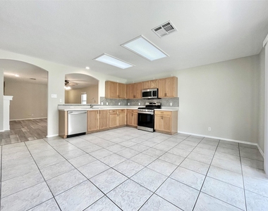 1909 Horizon Park Blvd - Photo Thumbnail 14