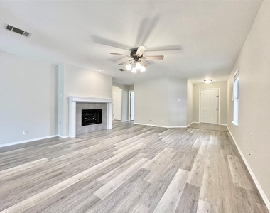 1909 Horizon Park Blvd - Photo Thumbnail 2