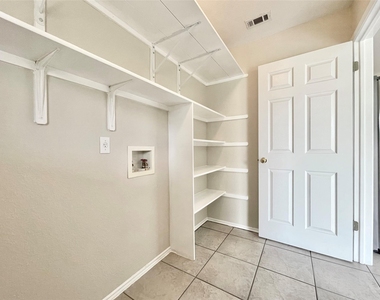 1909 Horizon Park Blvd - Photo Thumbnail 21