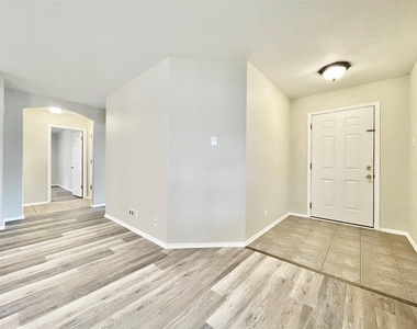 1909 Horizon Park Blvd - Photo Thumbnail 6