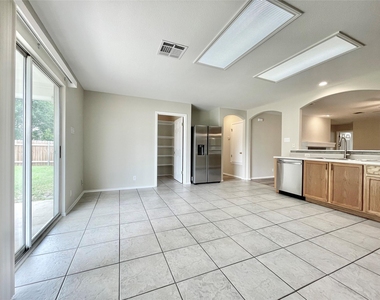 1909 Horizon Park Blvd - Photo Thumbnail 9