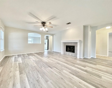 1909 Horizon Park Blvd - Photo Thumbnail 11