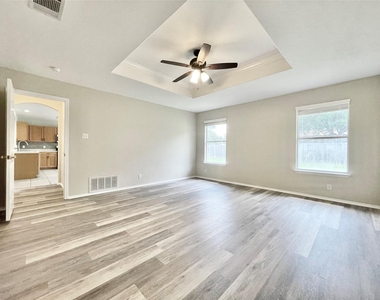 1909 Horizon Park Blvd - Photo Thumbnail 18