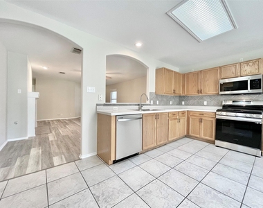1909 Horizon Park Blvd - Photo Thumbnail 15