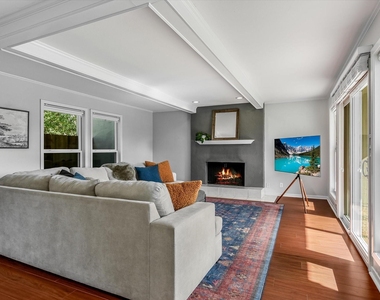 100 Lido Cir - Photo Thumbnail 2