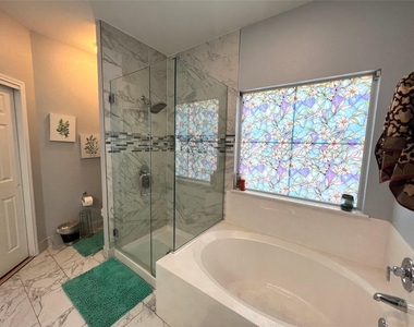 2106 Huxley Ln - Photo Thumbnail 16