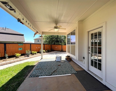 2106 Huxley Ln - Photo Thumbnail 27