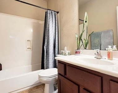 7908 Menler Dr - Photo Thumbnail 12