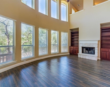 7908 Menler Dr - Photo Thumbnail 10