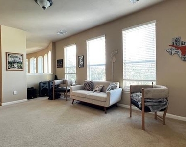 7908 Menler Dr - Photo Thumbnail 13