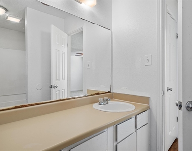 5501 Spring Meadow Rd - Photo Thumbnail 6