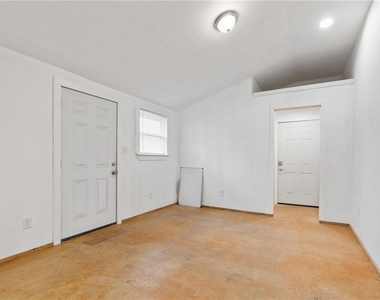 4414 Diane Dr - Photo Thumbnail 9