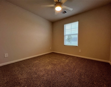 315 Darwin Pl - Photo Thumbnail 10