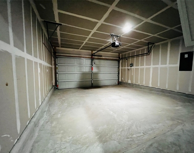 315 Darwin Pl - Photo Thumbnail 12
