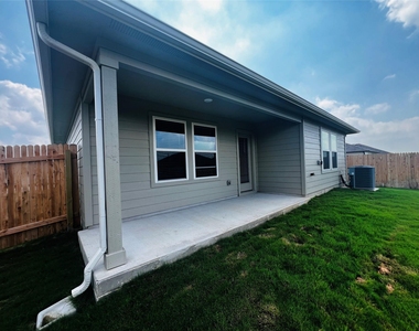 315 Darwin Pl - Photo Thumbnail 14