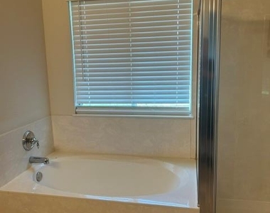 108 Pond Way - Photo Thumbnail 24