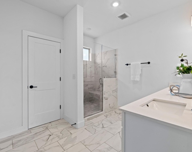 5315 La Crosse Ave - Photo Thumbnail 19