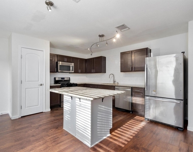 3516 Sand Dunes Ave - Photo Thumbnail 7