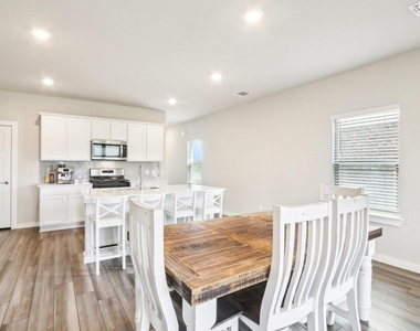 1208 Tipton St - Photo Thumbnail 17