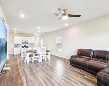 1208 Tipton St - Photo Thumbnail 11