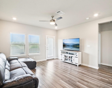 1208 Tipton St - Photo Thumbnail 14