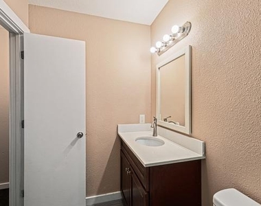8524 Dryfield Dr - Photo Thumbnail 19