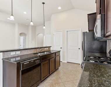 12508 Jen Ln - Photo Thumbnail 5