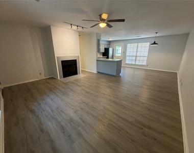 11101 Oak Branch Dr - Photo Thumbnail 5