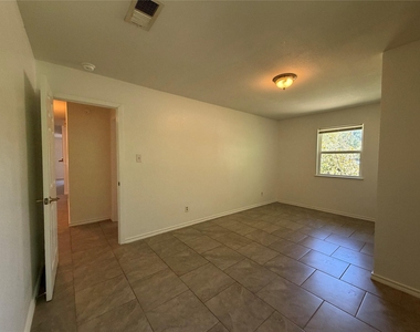 801 Brushy Creek Dr - Photo Thumbnail 16