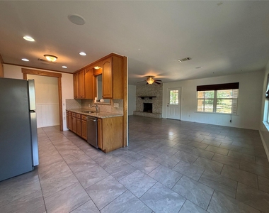 801 Brushy Creek Dr - Photo Thumbnail 6