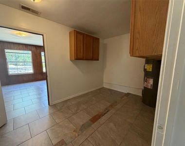 801 Brushy Creek Dr - Photo Thumbnail 8