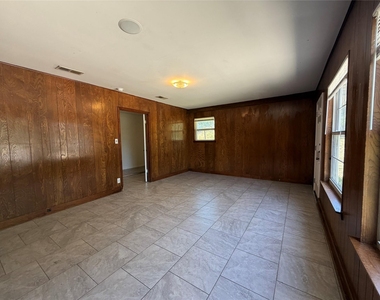 801 Brushy Creek Dr - Photo Thumbnail 12