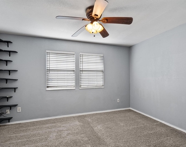 5501 Spring Meadow Rd - Photo Thumbnail 8
