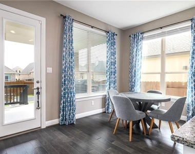 1408 Saddlespur Ln - Photo Thumbnail 8