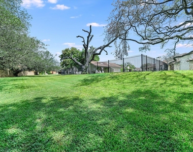 11125 Pinehurst Dr - Photo Thumbnail 24
