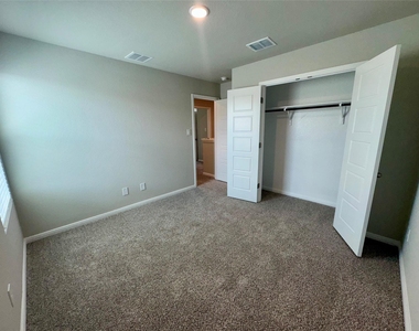 801 Staglin St - Photo Thumbnail 26