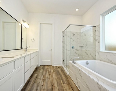 402 Zennia St - Photo Thumbnail 14
