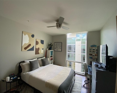1600 Barton Springs Rd - Photo Thumbnail 3