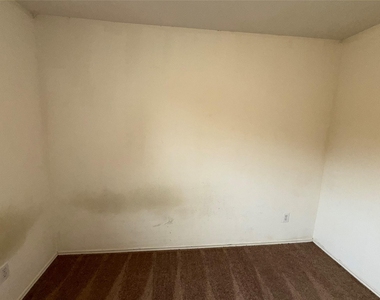621 Dark Tree Ln - Photo Thumbnail 6