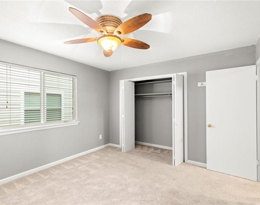 9708 Moorberry St - Photo Thumbnail 12